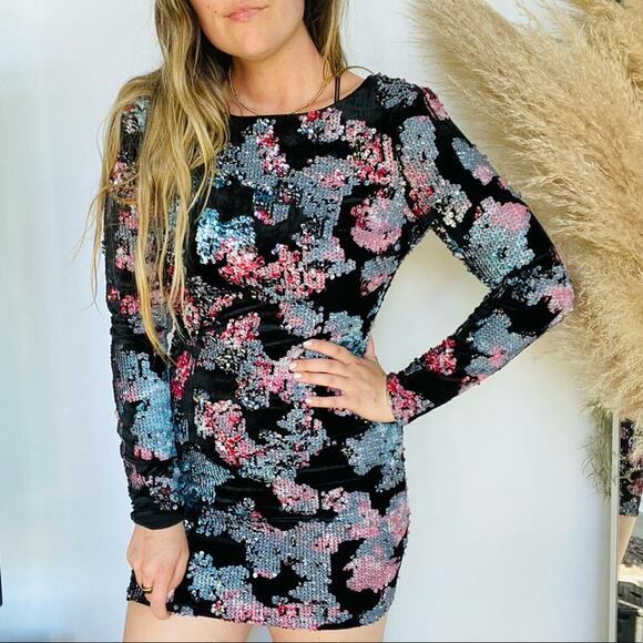 DRESS THE POPULATION Pastel Floral Sequin Black Velvet Backless Mini Dress S - Picture 1 of 10